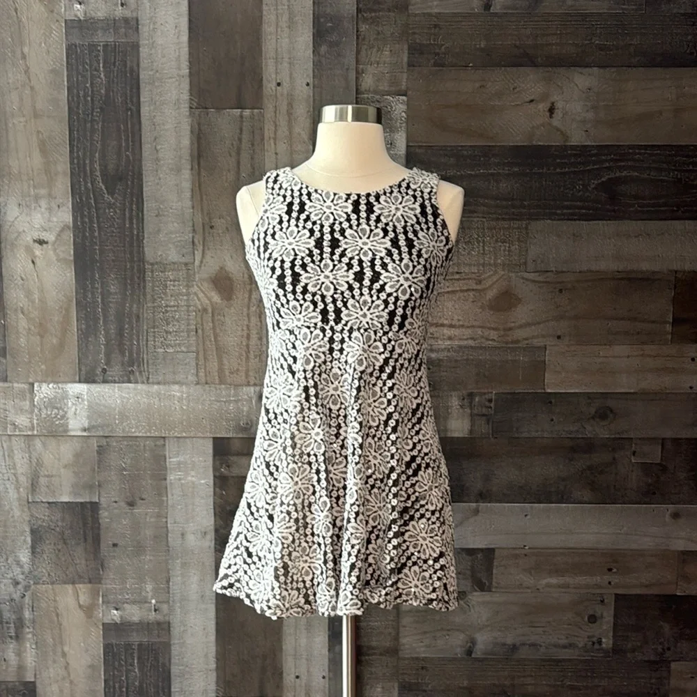 Speechless black and white dress girls size 12 floral lace sparkly sequins party